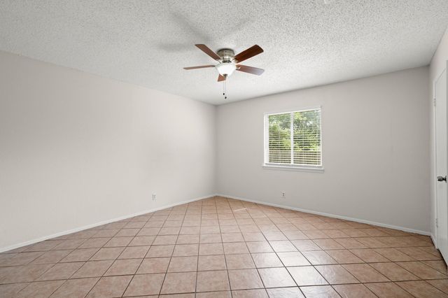 1404 Valleyridge CIR B, Austin, TX 78704