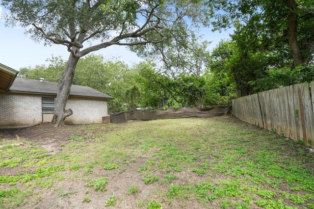 1404 Valleyridge CIR B, Austin, TX 78704