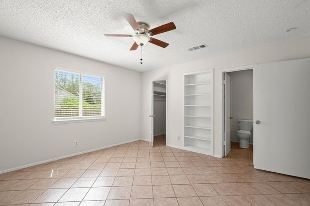 1404 Valleyridge CIR B, Austin, TX 78704