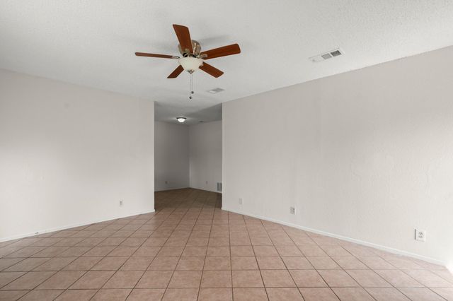 1404 Valleyridge CIR B, Austin, TX 78704