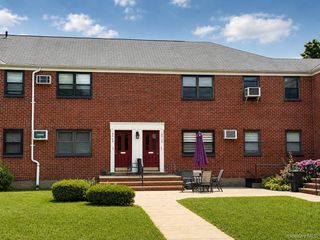16028 16th Avenue 6-301, Whitestone, NY 11357