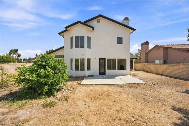 17794 Sandhurst, Fontana, CA 92336