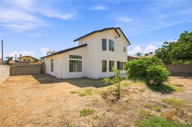 17794 Sandhurst, Fontana, CA 92336