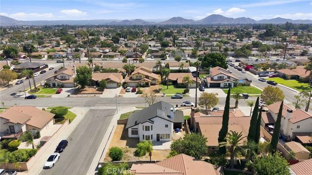 17794 Sandhurst, Fontana, CA 92336