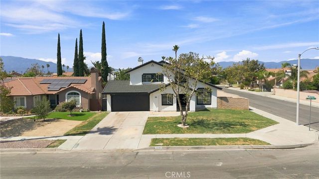 17794 Sandhurst, Fontana, CA 92336