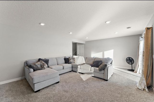 5124 Mustang Circle, Woodbury, MN 55129