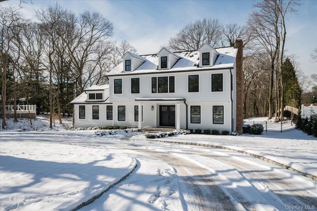 20 Fox Hunt Lane, Cold Spring Harbor, NY 11724