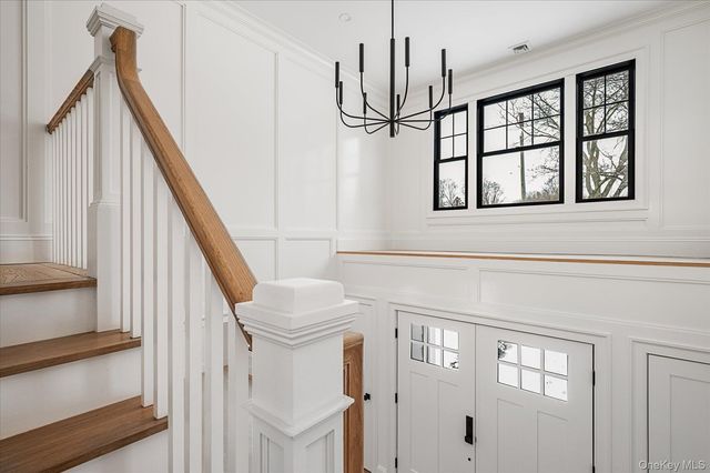 20 Fox Hunt Lane, Cold Spring Harbor, NY 11724