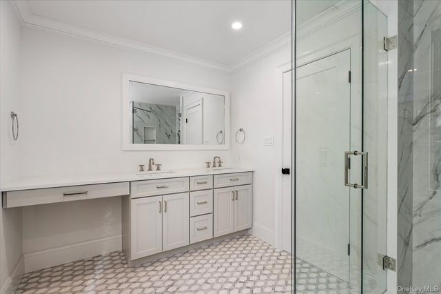 20 Fox Hunt Lane, Cold Spring Harbor, NY 11724