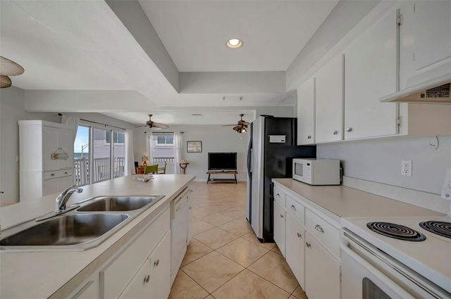 1105 GULF DRIVE S 2, Bradenton Beach, FL 34217