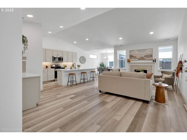 W 40TH Ave 2, Eugene, OR 97405