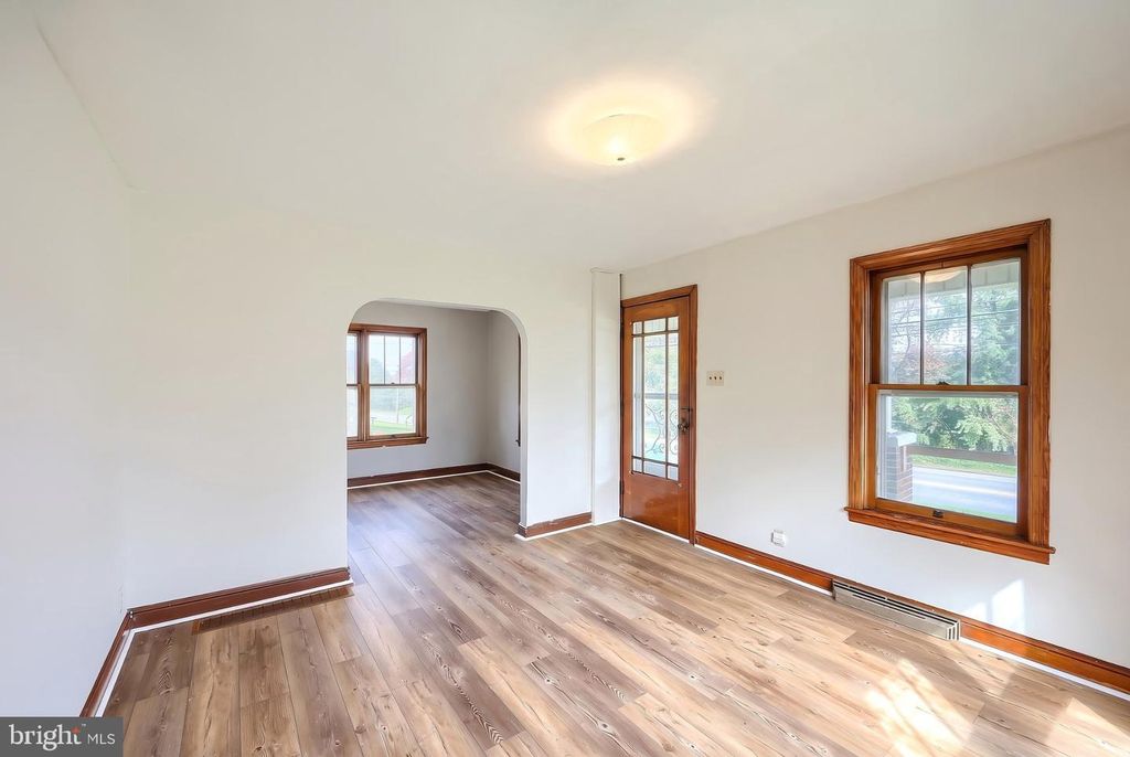 Image 9 of property listing at 1134 DELTA RD, Red Lion, PA 17356