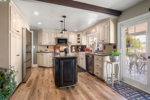 7737 Stearman Rd, Tracy, CA 95377