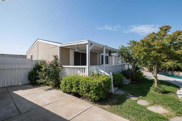 7737 Stearman Rd, Tracy, CA 95377