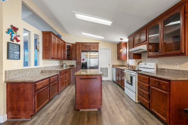 7737 Stearman Rd, Tracy, CA 95377