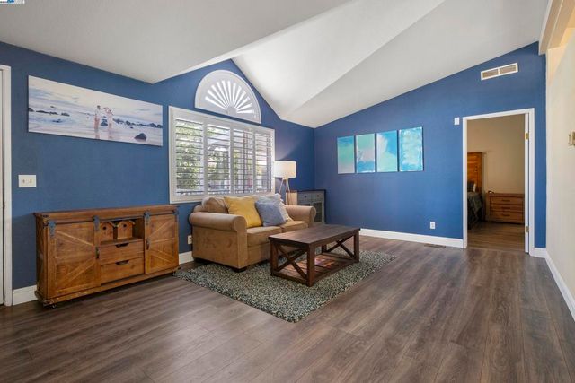 7737 Stearman Rd, Tracy, CA 95377