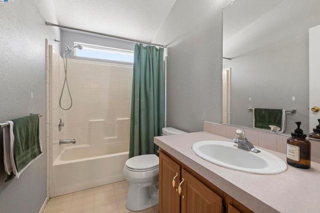 7737 Stearman Rd, Tracy, CA 95377