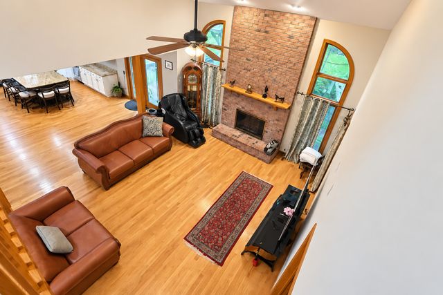 1263 Williamsburg Lane, Crystal Lake, IL 60014