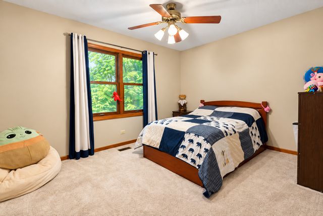 1263 Williamsburg Lane, Crystal Lake, IL 60014