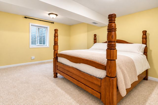 1263 Williamsburg Lane, Crystal Lake, IL 60014
