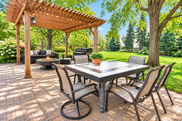 1263 Williamsburg Lane, Crystal Lake, IL 60014