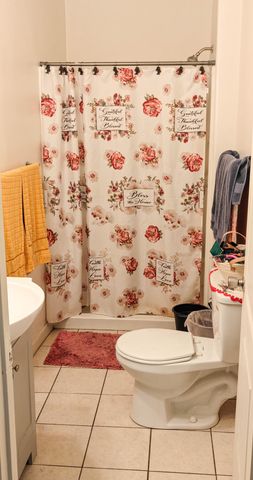 704 N Divisadero Street, Visalia, CA 93291