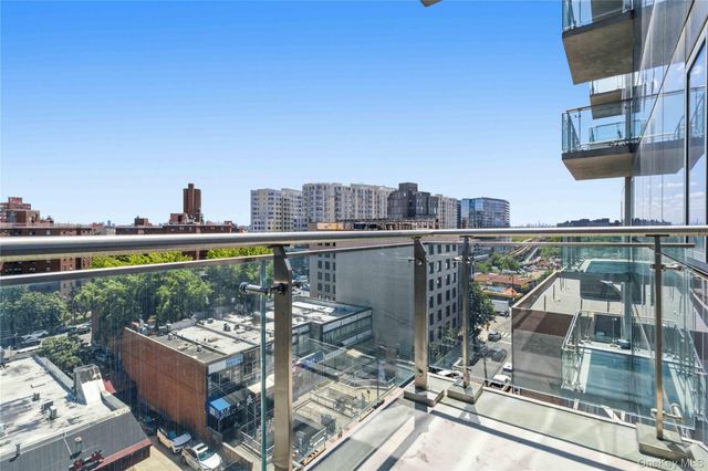 13327 39th Avenue 7N, Flushing, NY 11354
