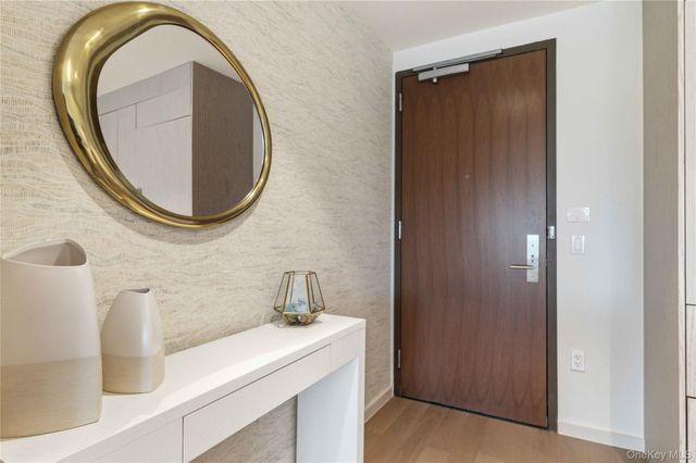 13327 39th Avenue 7N, Flushing, NY 11354