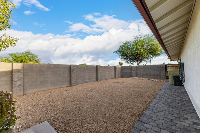 5302 W GREENWAY Road, Glendale, AZ 85306