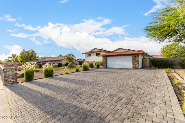 5302 W GREENWAY Road, Glendale, AZ 85306