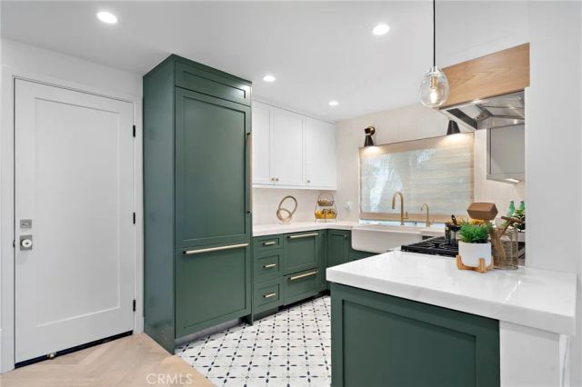 2528 Alder Lane, Costa Mesa, CA 92627