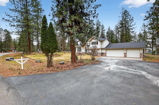 16810 N Wylie Dr, Nine Mile Falls, WA 99026