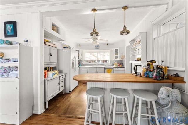 90 Deep Harbor Ln, Lancaster, VA 22503