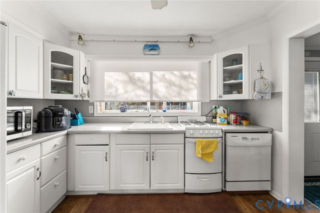 90 Deep Harbor Ln, Lancaster, VA 22503