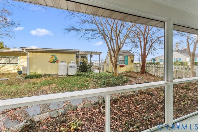 90 Deep Harbor Ln, Lancaster, VA 22503