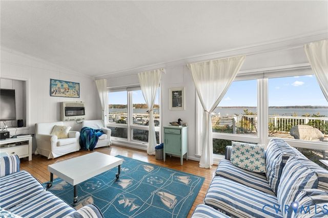 90 Deep Harbor Ln, Lancaster, VA 22503