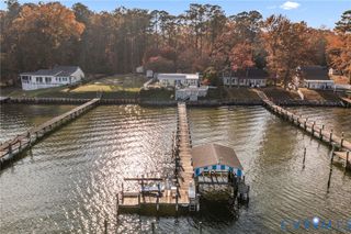 90 Deep Harbor Ln, Lancaster, VA 22503