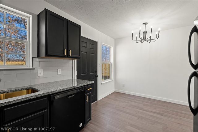 4214 Oak Park Circle, Fort Smith, AR 72904