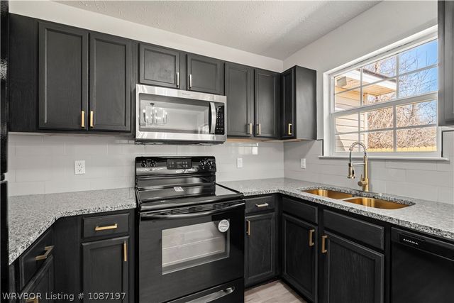 4214 Oak Park Circle, Fort Smith, AR 72904