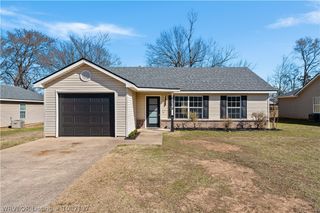 4214 Oak Park Circle, Fort Smith, AR 72904