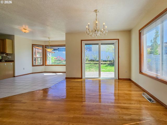 7212 Se TERRACE TRAILS Dr, Portland, OR 97266