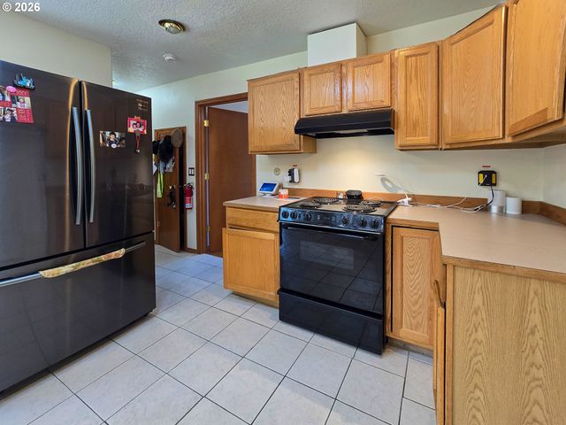 7212 Se TERRACE TRAILS Dr, Portland, OR 97266