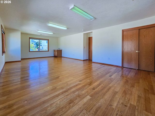 7212 Se TERRACE TRAILS Dr, Portland, OR 97266