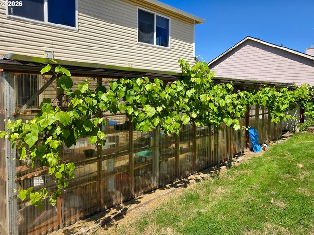 7212 Se TERRACE TRAILS Dr, Portland, OR 97266