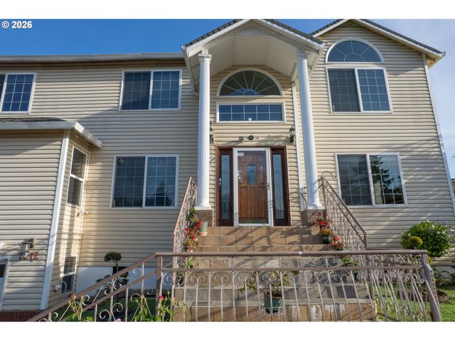 7212 Se TERRACE TRAILS Dr, Portland, OR 97266