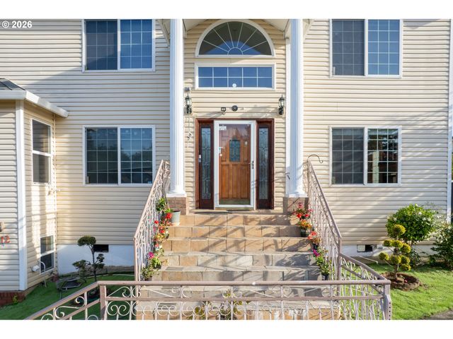 7212 Se TERRACE TRAILS Dr, Portland, OR 97266