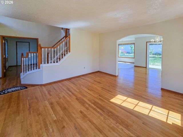 7212 Se TERRACE TRAILS Dr, Portland, OR 97266
