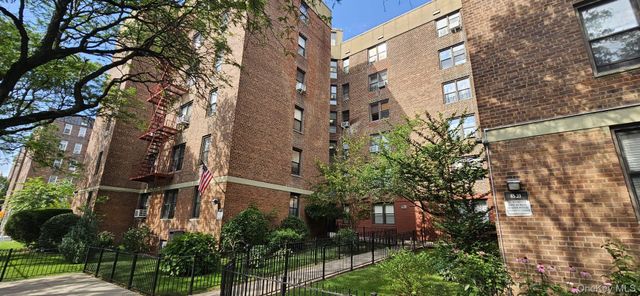 6535 108th Street B7, Forest Hills, NY 11375