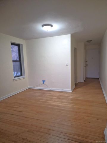 6535 108th Street B7, Forest Hills, NY 11375