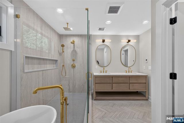 27 Crestwood Drive, Glen Rock, NJ 07452